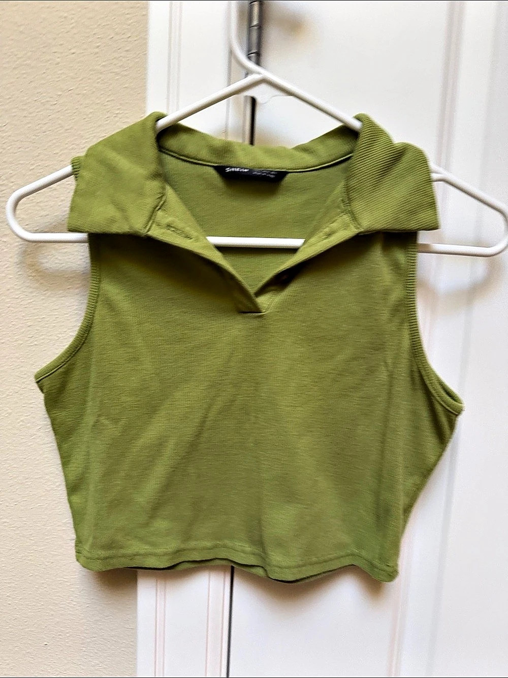 SHEIN Collared Crop Top in Green Size Medium Like New